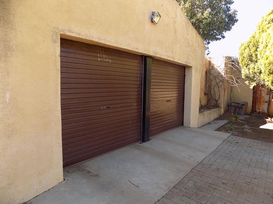 4 Bedroom Property for Sale in Moosa Park North West